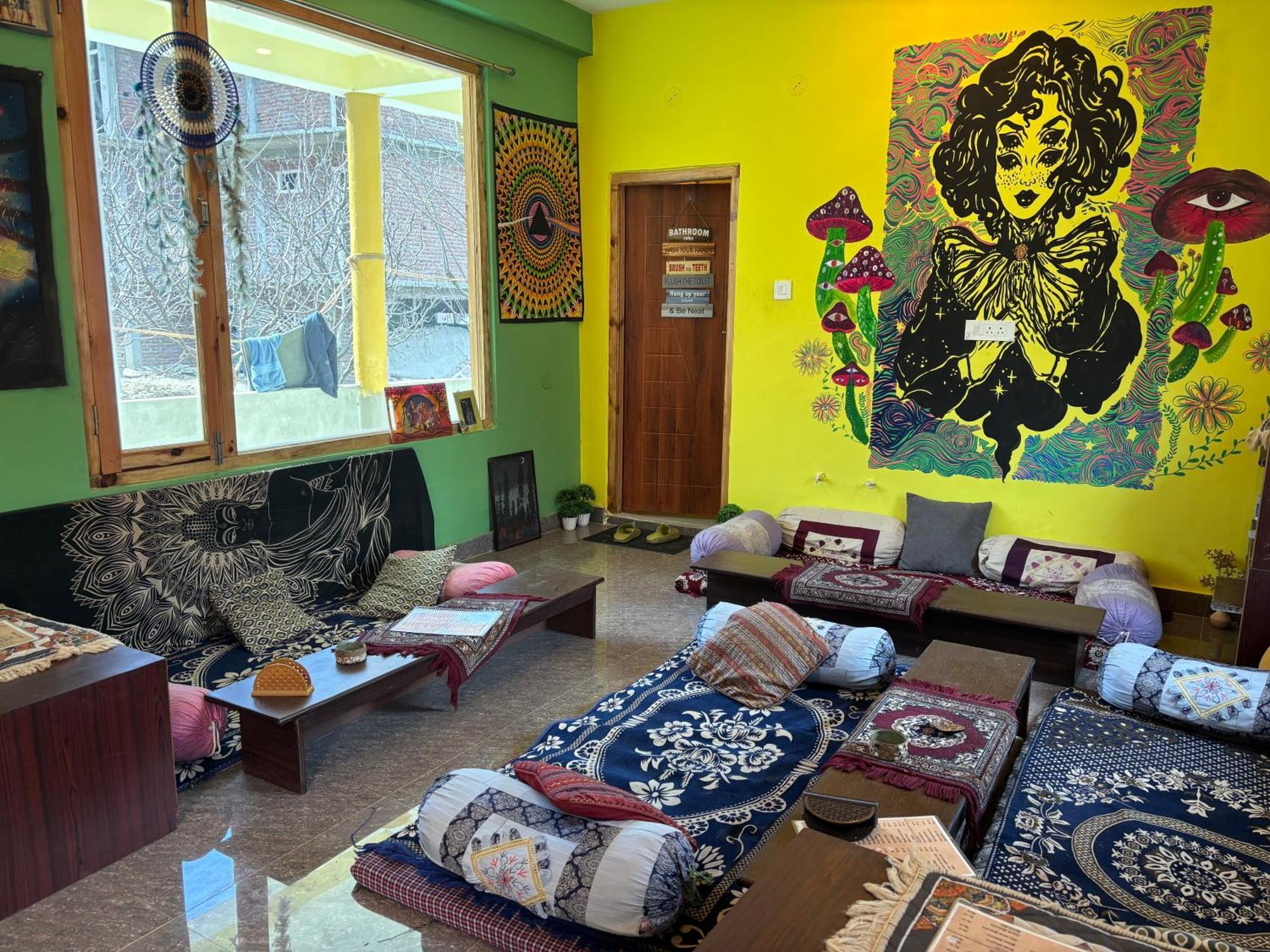Shalom Guesthouse And Cafe Kalgha Exterior photo