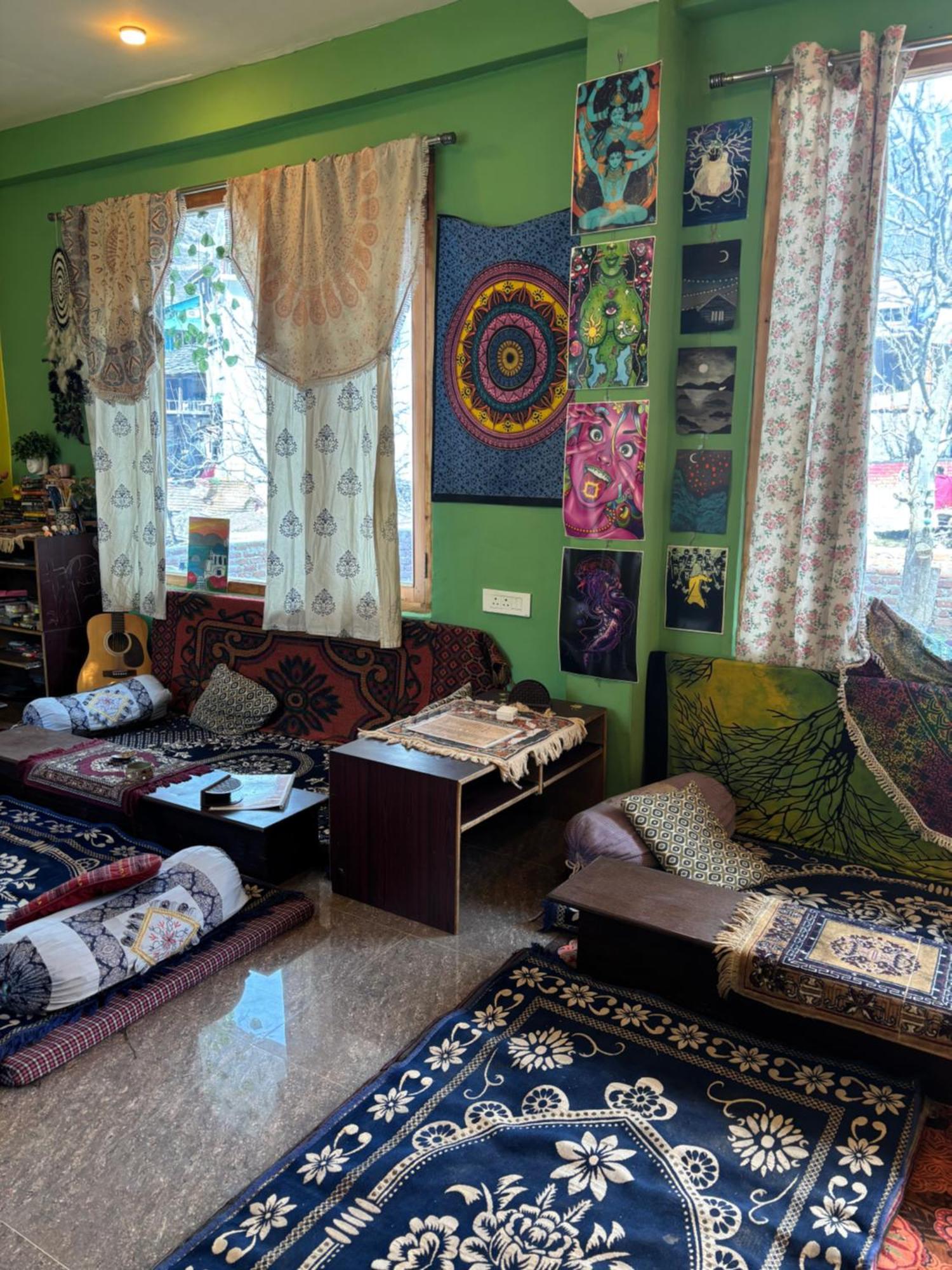 Shalom Guesthouse And Cafe Kalgha Exterior photo