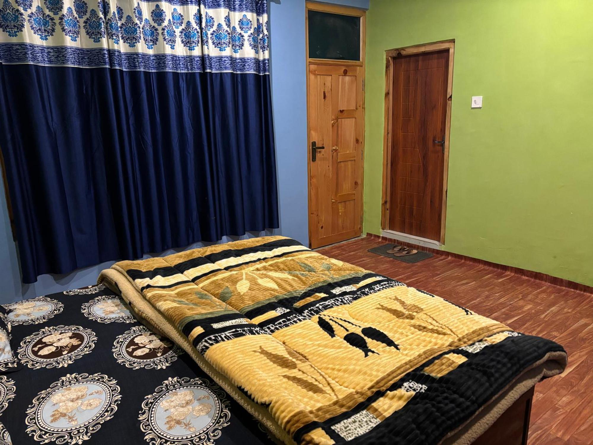 Shalom Guesthouse And Cafe Kalgha Exterior photo