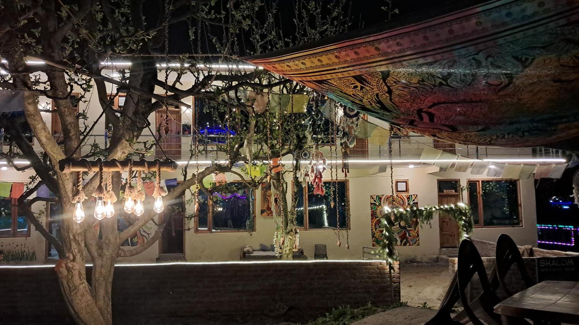 Shalom Guesthouse And Cafe Kalgha Exterior photo